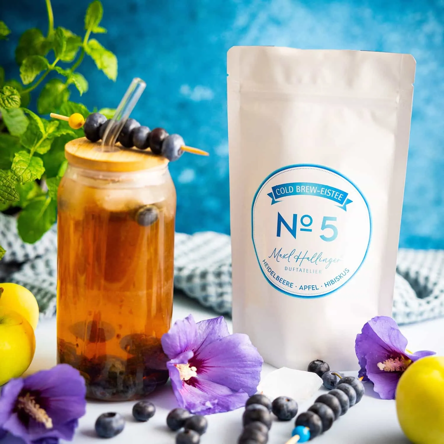 COLD TEA MAXL HALLINGER EDITION - Loser Eistee als Cold Brew Kaltaufguss mit fruchtig-erfrischendem Aroma für besondere Genussmomente an warmen Tagen. Die besondere Geschenkidee für Teeliebhaber & erfrischende Auszeiten