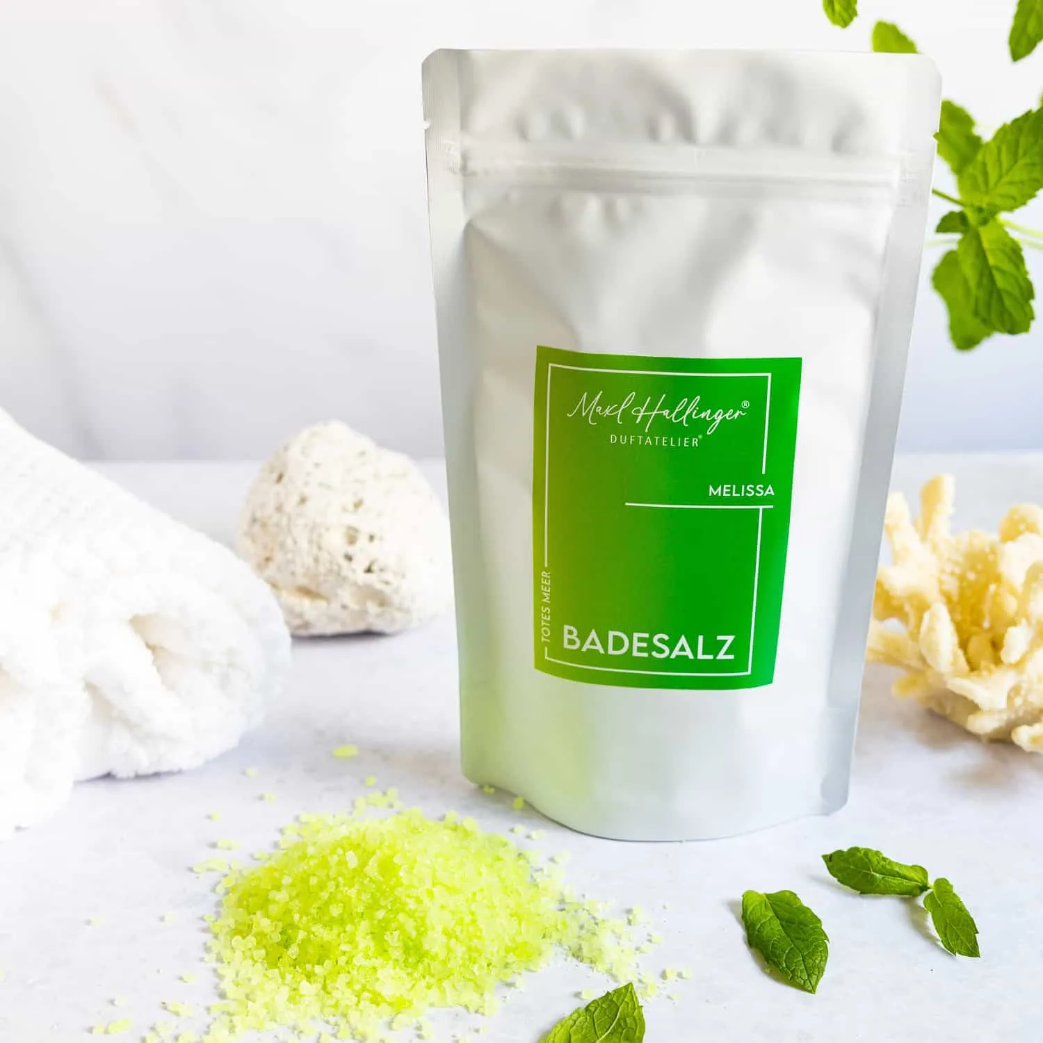 BADESALZE & BADEKRISTALLE - Badezusatz mit Totes Meer Badesalz aus der Edition Maxl Hallinger für entspannende Wohlfühlmomente, Badekristalle & wohltuende Fußbäder. Die besondere Geschenkidee für Wellness, Entspannung & Me-Time