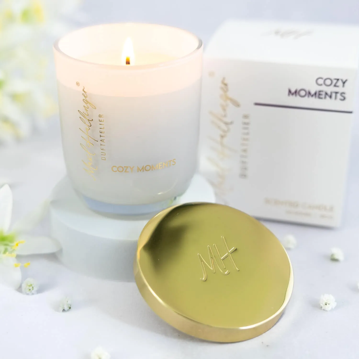 DUFTKERZE IN DER GESCHENKBOX - 40h Raumduft Sojawachs-Kerze im Glas aus der Maxl Hallinger Edition für entspannende Wohlfühlmomente & stilvolle Atmosphäre. Die besondere Geschenkidee für Wellness, Entspannung & Me-Time