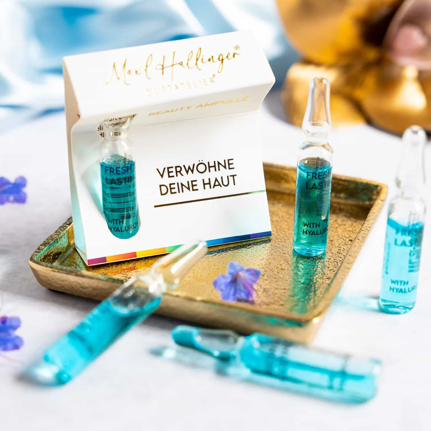SERUM AMPULLE IM KARTON - Vegane Maxl Hallinger Serum-Ampulle für Feuchtigkeit, Regeneration & Anti-Aging, stilvoll verpackt im hochwertigen Geschenk-Karton. Hochwertige Gesichtspflege für strahlende Haut & entspannte Wohlfühlmomente